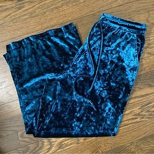 Velour Wide Leg Cropped Pant